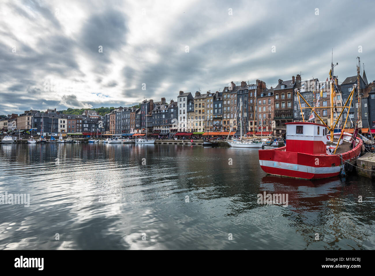 Il vecchio porto di Honfleur, Normandia, Francia Foto Stock