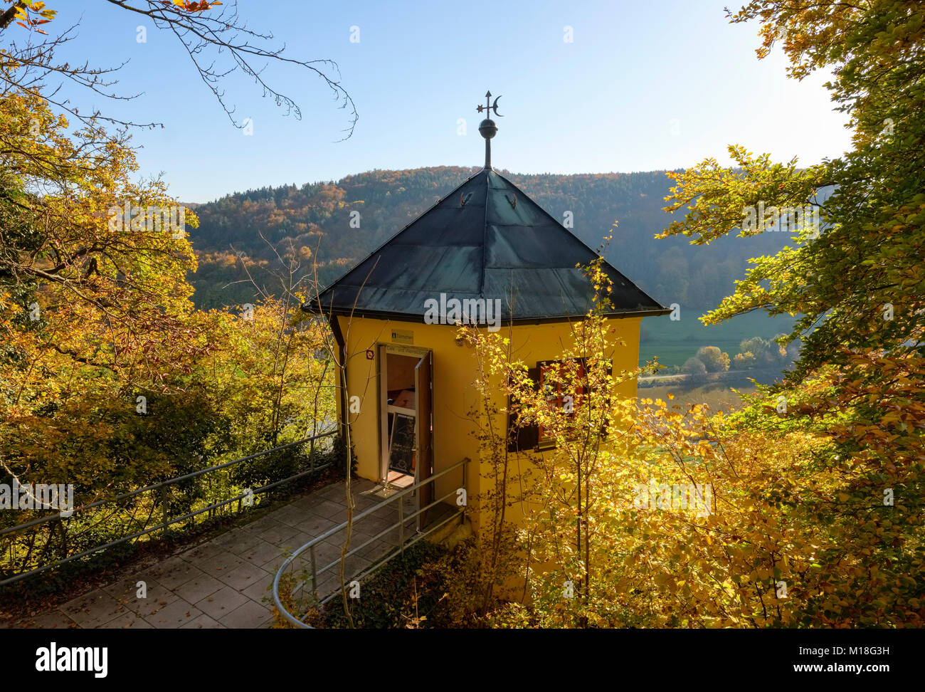 La torretta nella riserva naturale vicino Schulerloch Essing,Altmühltal,Bassa Baviera, Baviera, Germania Foto Stock