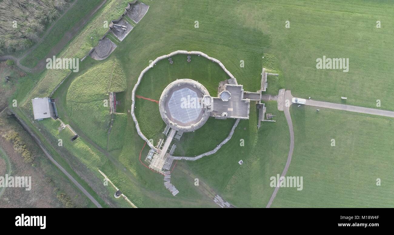 Drone shot di Pendennis Castle in Falmouth, Cornwall Foto Stock