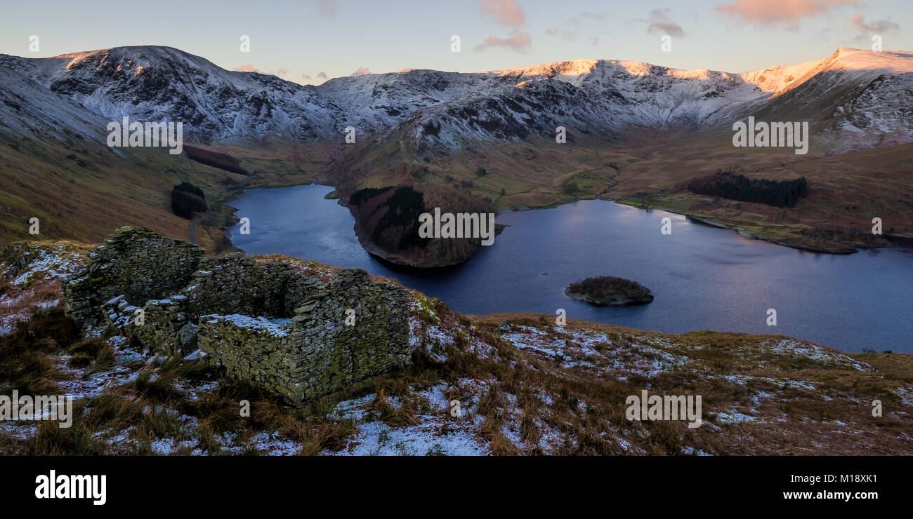 Scafell serbatoio nel Lake District inglese, dal vecchio cadavere Road, un antico percorso tra ciò che è stato Mardale Green & Swindale testa. Foto Stock