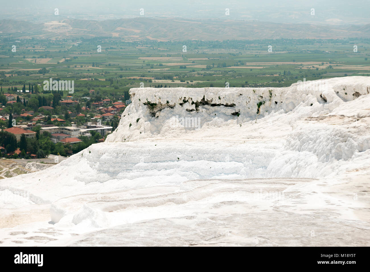Travertini bianco texture come il cotone a Pamukkale Denizli in Turchia. Foto Stock