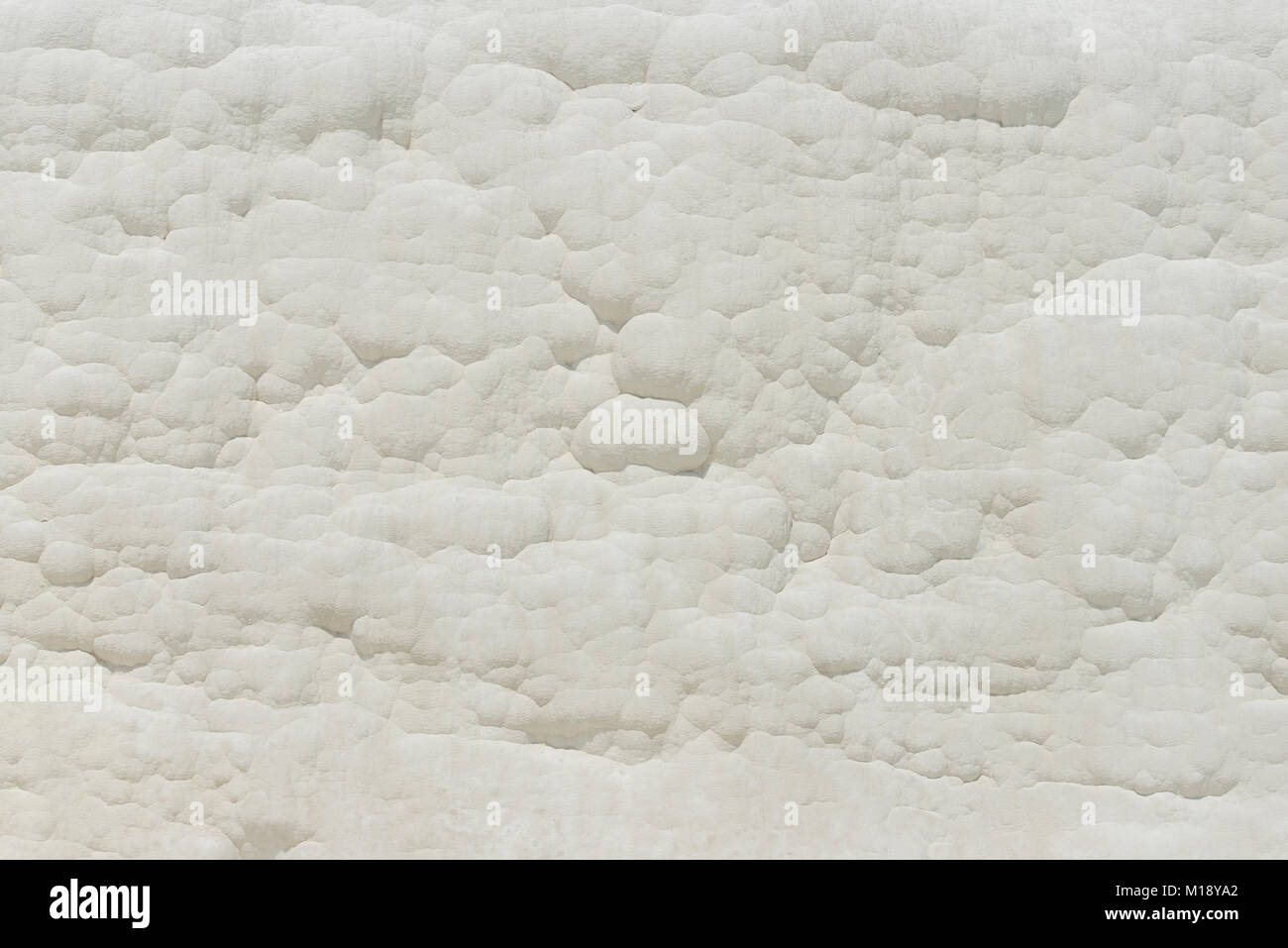 Travertini bianco texture come il cotone a Pamukkale Denizli in Turchia. Foto Stock