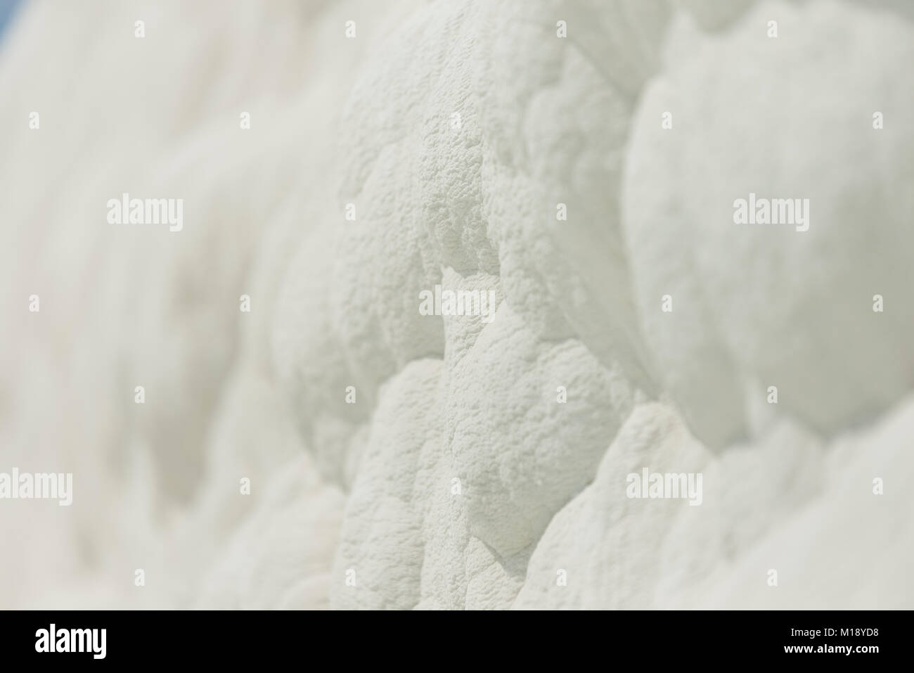 Travertini bianco texture come il cotone a Pamukkale Denizli in Turchia. Foto Stock