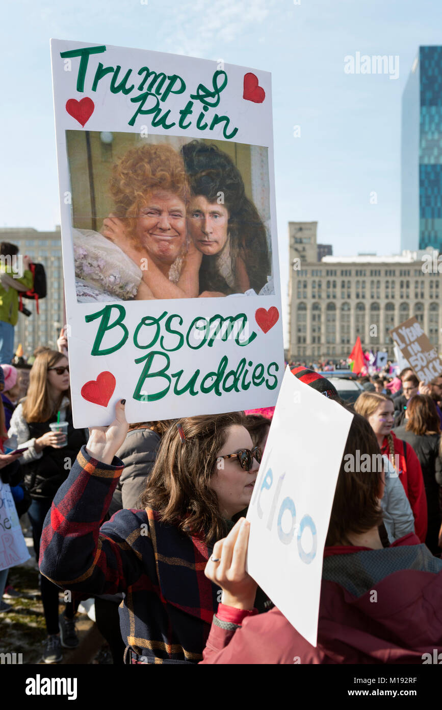 Chicago, IL - 20 Gennaio 2018 - Donne marzo ha riunito persone che protestano contro la disuguaglianza in varie questioni sociali. Foto Stock