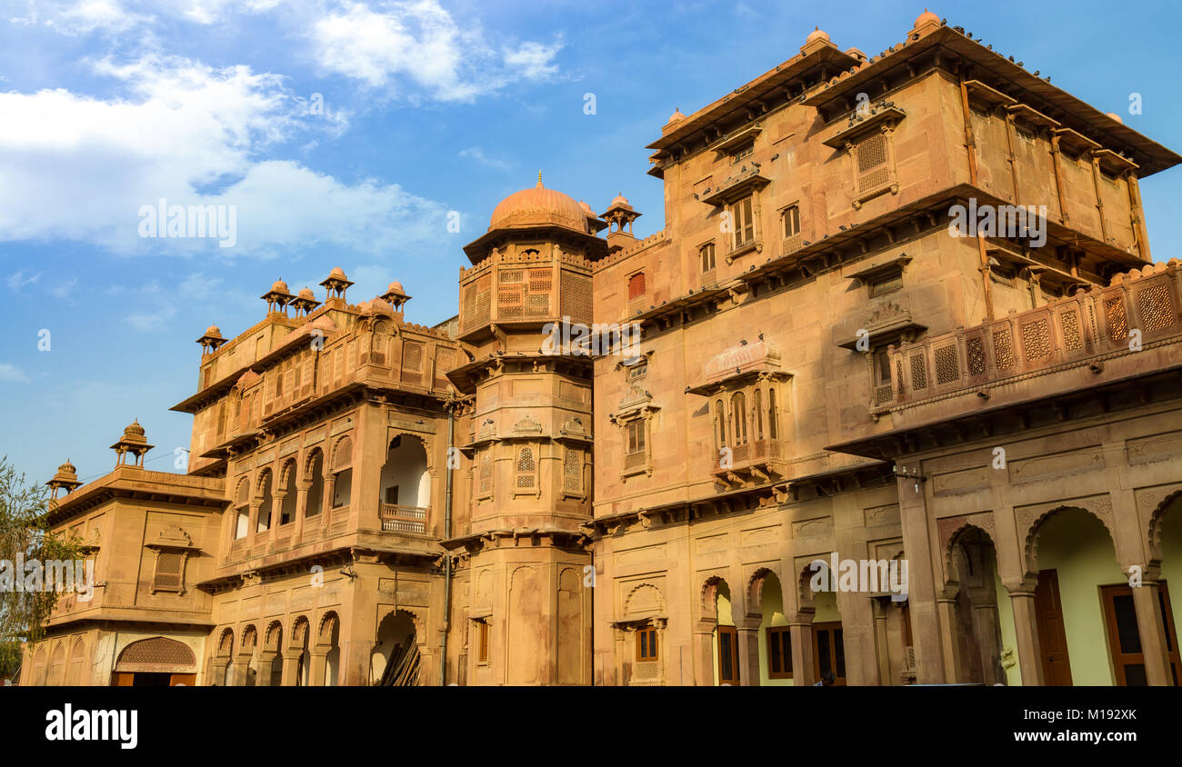 Junagarh Fort a Bikaner Rajasthan con pietra arenaria rossa e architettura di marmo bianco. Uno storico Fort indiano con il suo palazzo reale costruito nell'anno 1478 Foto Stock