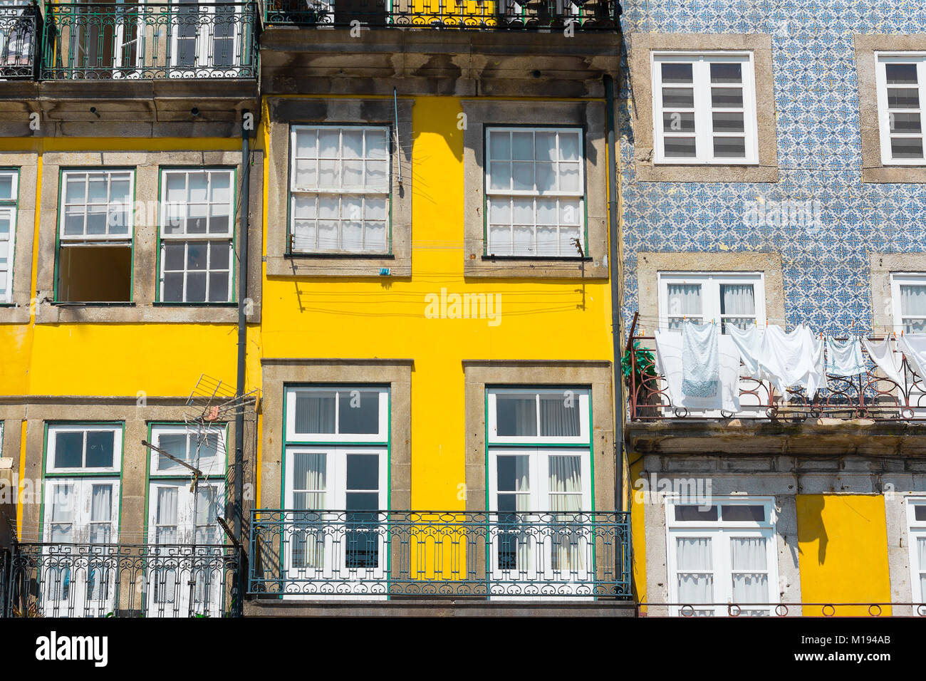 Casa colorata facciata in Portogallo Foto Stock