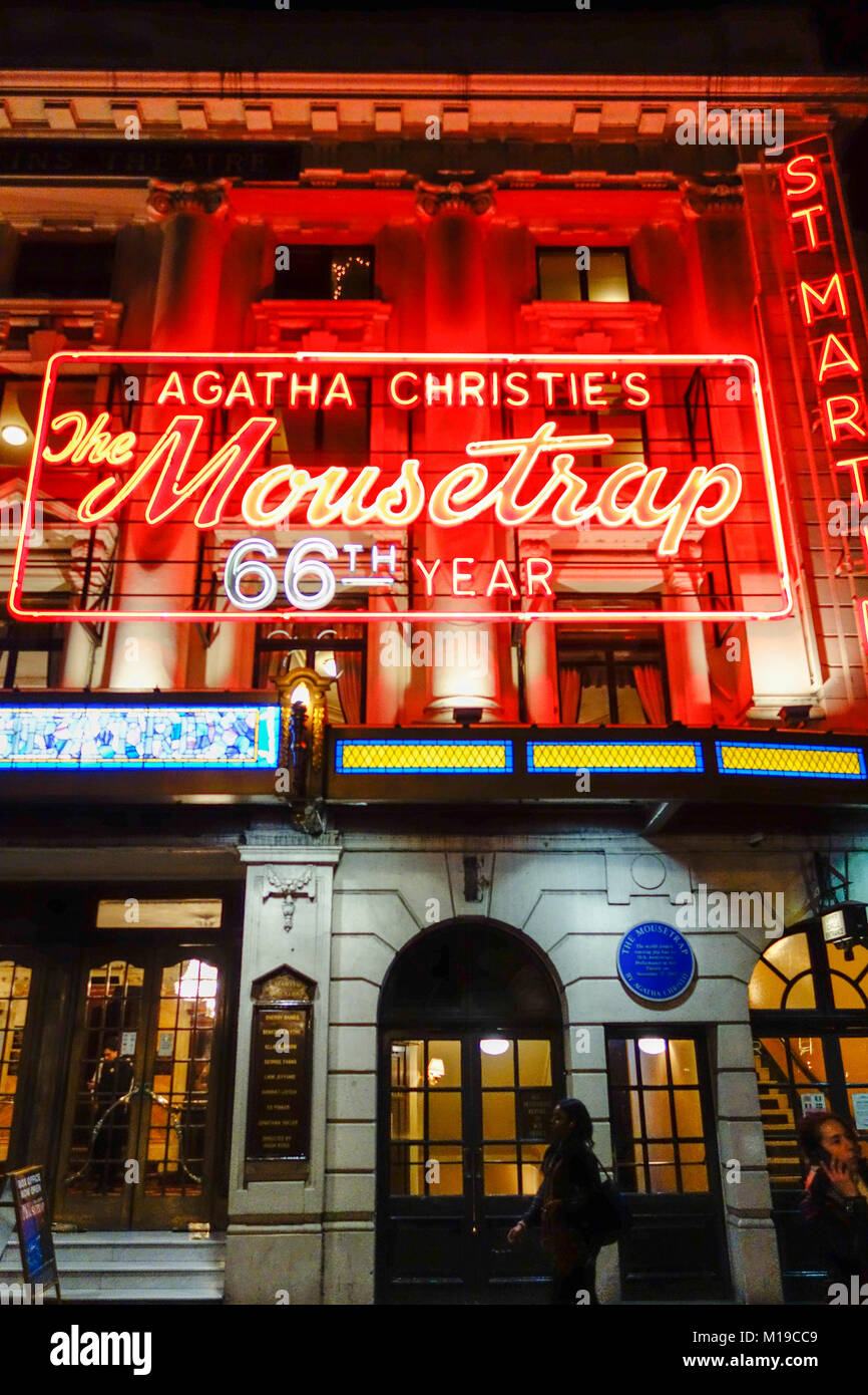 Insegna al neon Agatha Christie's Mousetrap al St Martins Theatre nel West End di Londra, Londra, Inghilterra, Regno Unito Foto Stock
