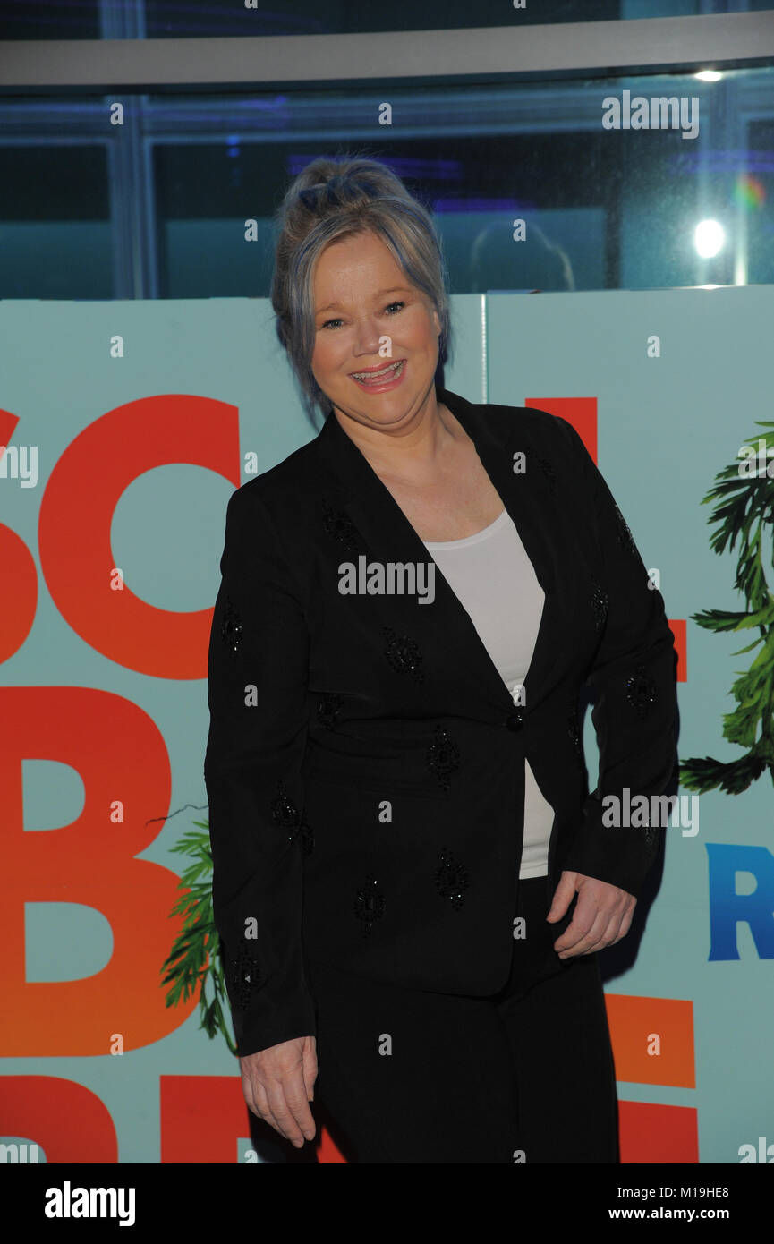 New York, Stati Uniti d'America. Il 28 gennaio, 2018. L'attrice Caroline Rhea assiste influencer screening di 'Peter Coniglio' al Regal Cinemas - Battery Park on gennaio 28, 2018 a New York City. Credito: Ron Adar/Alamy Live News Foto Stock