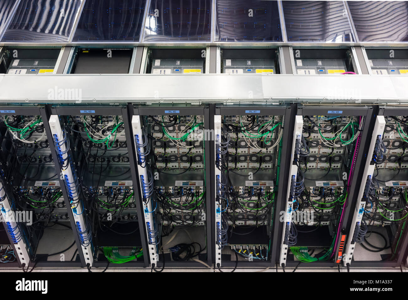 Ginevra, Svizzera - 26 GEN 2018: Server presso il data center dell'Organizzazione europea per la ricerca nucleare (CERN) a Ginevra, Svizzera. Foto Stock