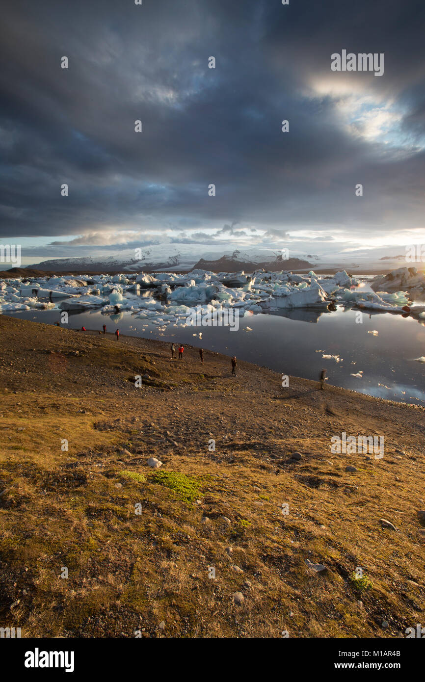 Laguna glaciale nel sud est dell'Islanda, una popolare destinazione turistica sulla ring road Foto Stock