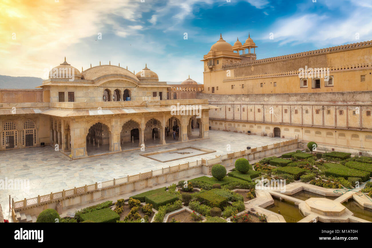 Amber Fort Jaipur royal palace architettura arte lavoro. Forte Amer è un sito Patrimonio Mondiale dell'UNESCO in Rajasthan, India. Foto Stock