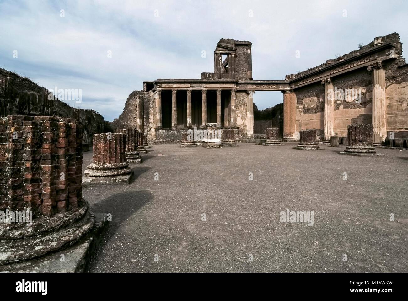 Antica Pompei. La Basilica è stata utilizzata sia come una corte Foto Stock