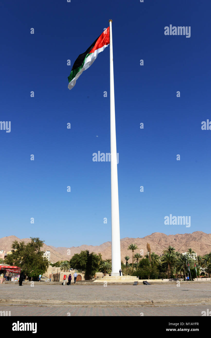 La Rivolta Araba pennone è un importante punto di riferimento in Aqaba Giordania. Foto Stock