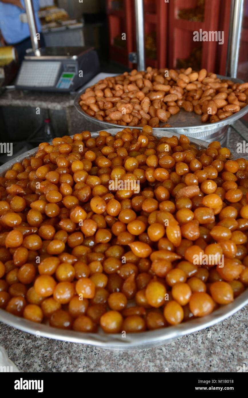 Awwami è un tradizionale dolce araba. Foto Stock