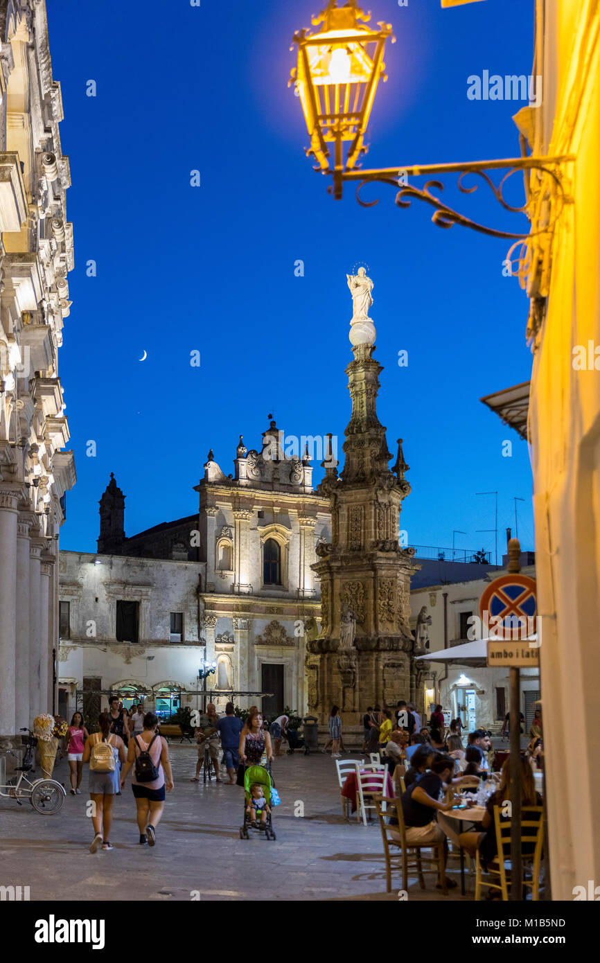 Guglia dell'Immacolata Concezione. L Immacolata Concezione la guglia. piazza Salandra. Bitonto città Puglia Italia Foto Stock