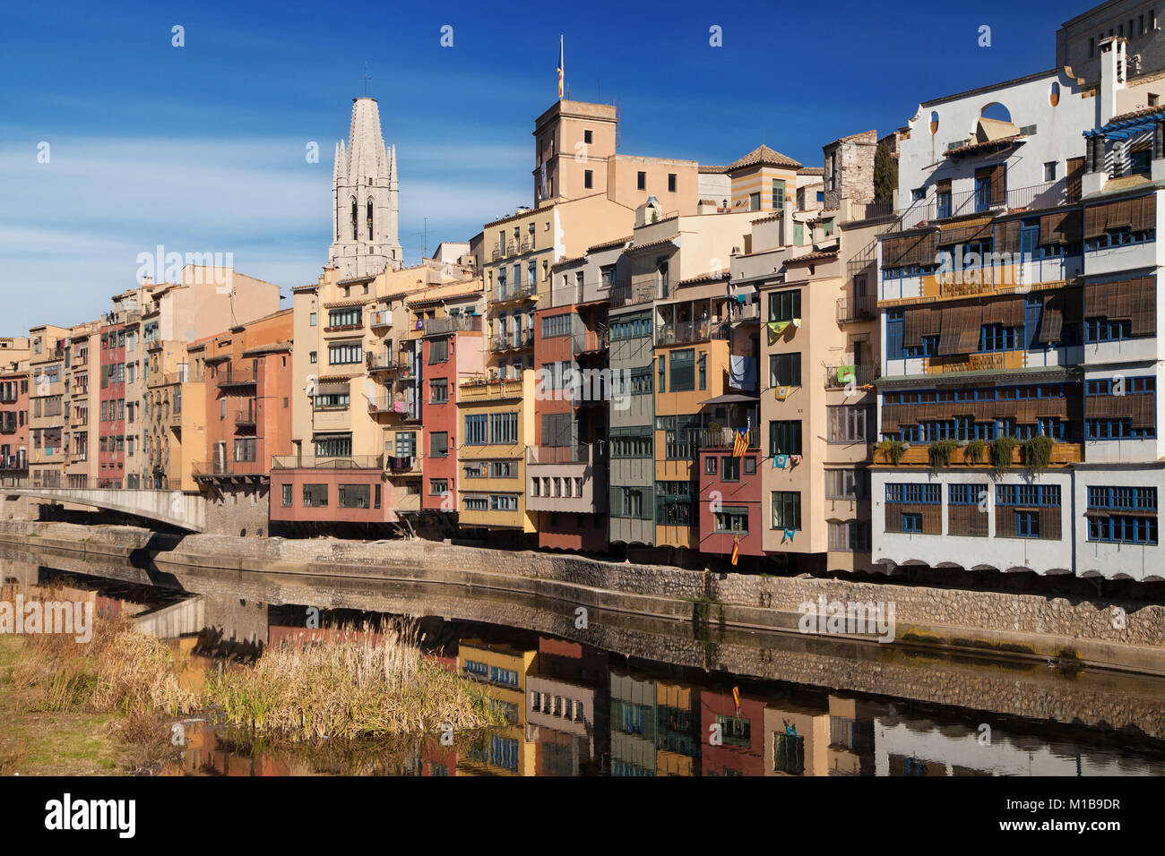 Case sull'Onyar in Girona, in Catalogna. Foto Stock