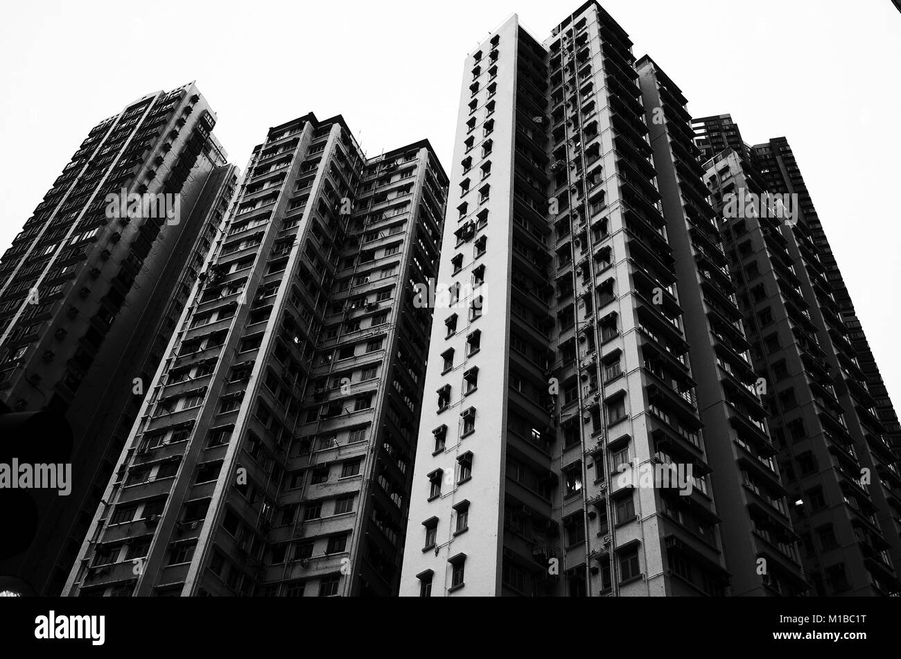 Hong Kong del tipico edificio di appartamenti skyline. Sai Ying Pun, Hong Kong. Foto Stock
