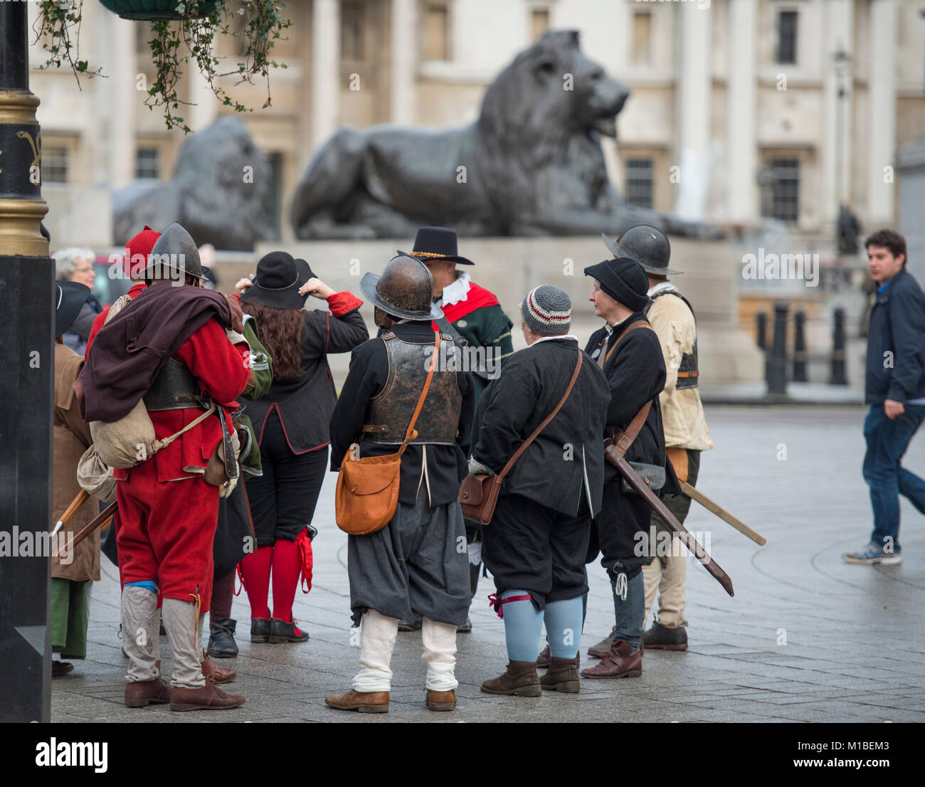 Il 28 gennaio 2018. Il Kings marzo a Londra seguendo il percorso del Re Carlo 1 per la sua esecuzione il 30 gennaio 1649. Credito: Malcolm Park/Alamy. Foto Stock