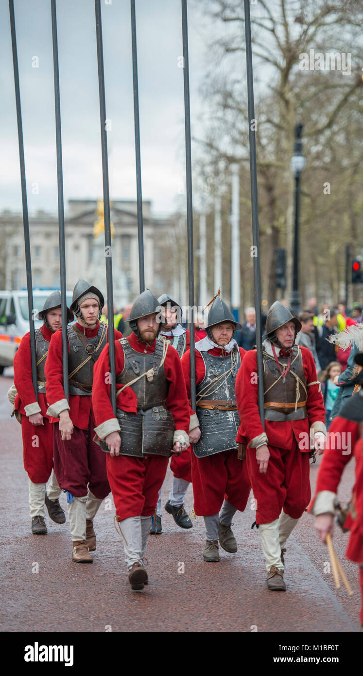 Il 28 gennaio 2018. Il Kings marzo a Londra seguendo il percorso del Re Carlo 1 per la sua esecuzione il 30 gennaio 1649. Credito: Malcolm Park/Alamy. Foto Stock