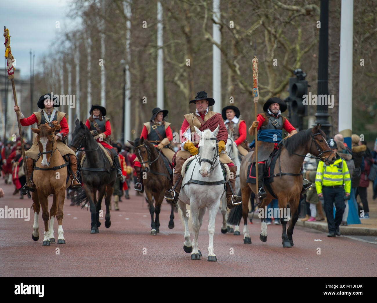 Il 28 gennaio 2018. Il Kings marzo a Londra seguendo il percorso del Re Carlo 1 per la sua esecuzione il 30 gennaio 1649. Credito: Malcolm Park/Alamy. Foto Stock