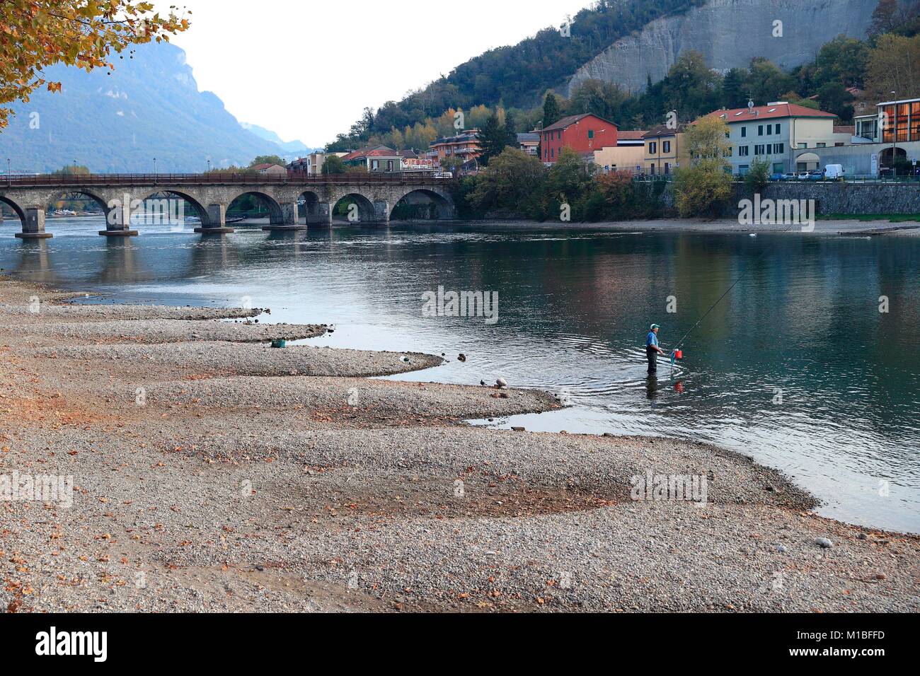 Vista della città di Lecco, lago di Como, Lombardia, Italia © Credito Ernesto Goglia/Sintesi/Alamy Stock Photo Foto Stock