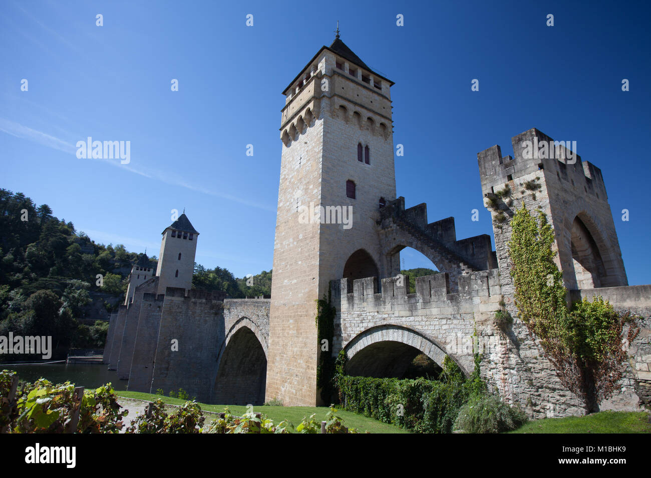 Il Sei-span fortificato arcata in pietra Valentré ponte costruito nel 1308, Cahors, Lot, Midi Pyrénées, Francia Foto Stock