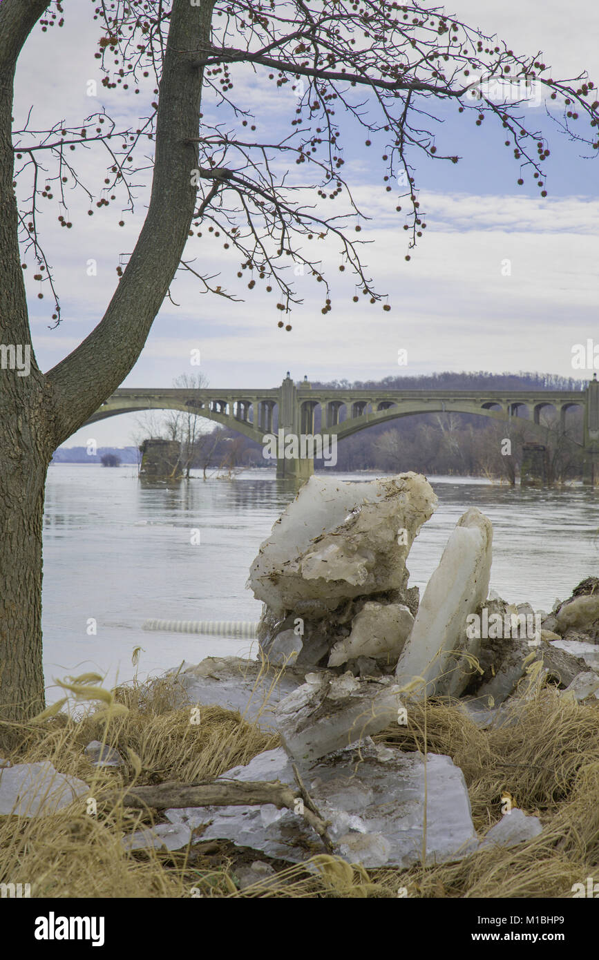 Inceppamento del ghiaccio sul fiume Susquehanna in York County PA Foto Stock