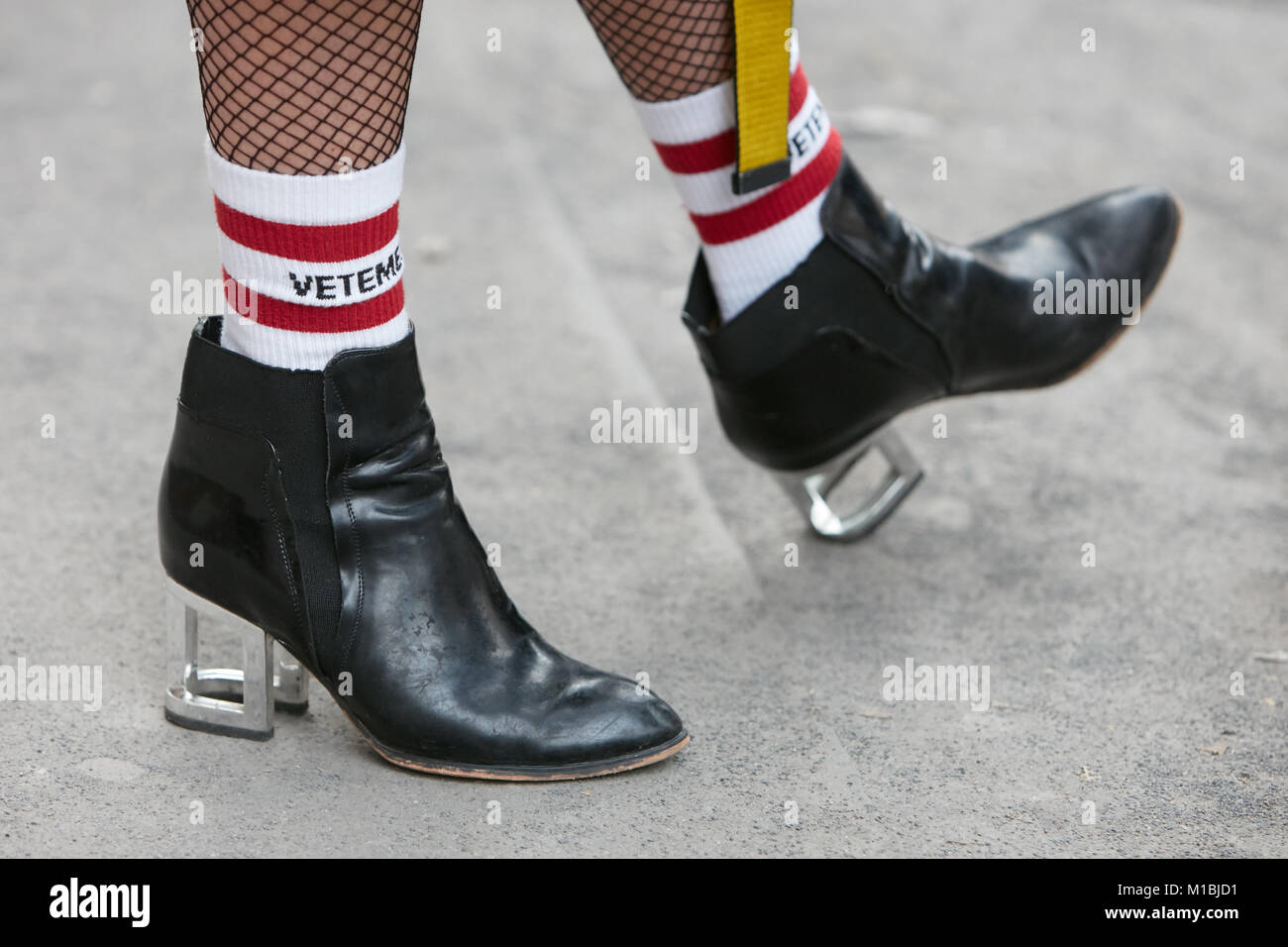 Milano 15 gennaio donna in pelle nera a bassa scarpe con tacco