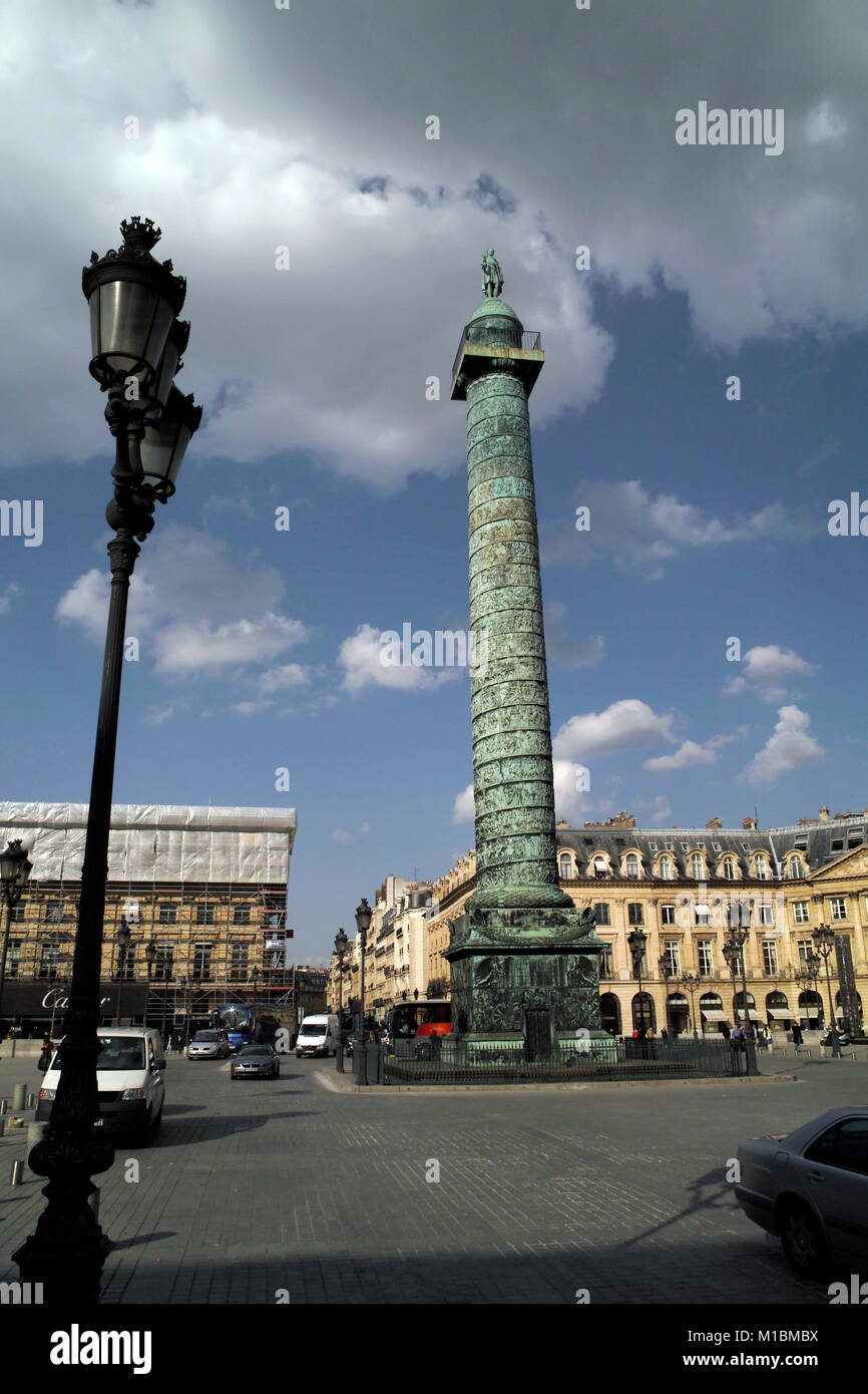 AJAXNETPHOTO. 2008 - Parigi, Francia. - Colonna : il bronzo Colonne Vendome in Place Vendome.1er Arondisssement. Foto:JONATHAN EASTLAND/AJAX REF:81604 320 Foto Stock