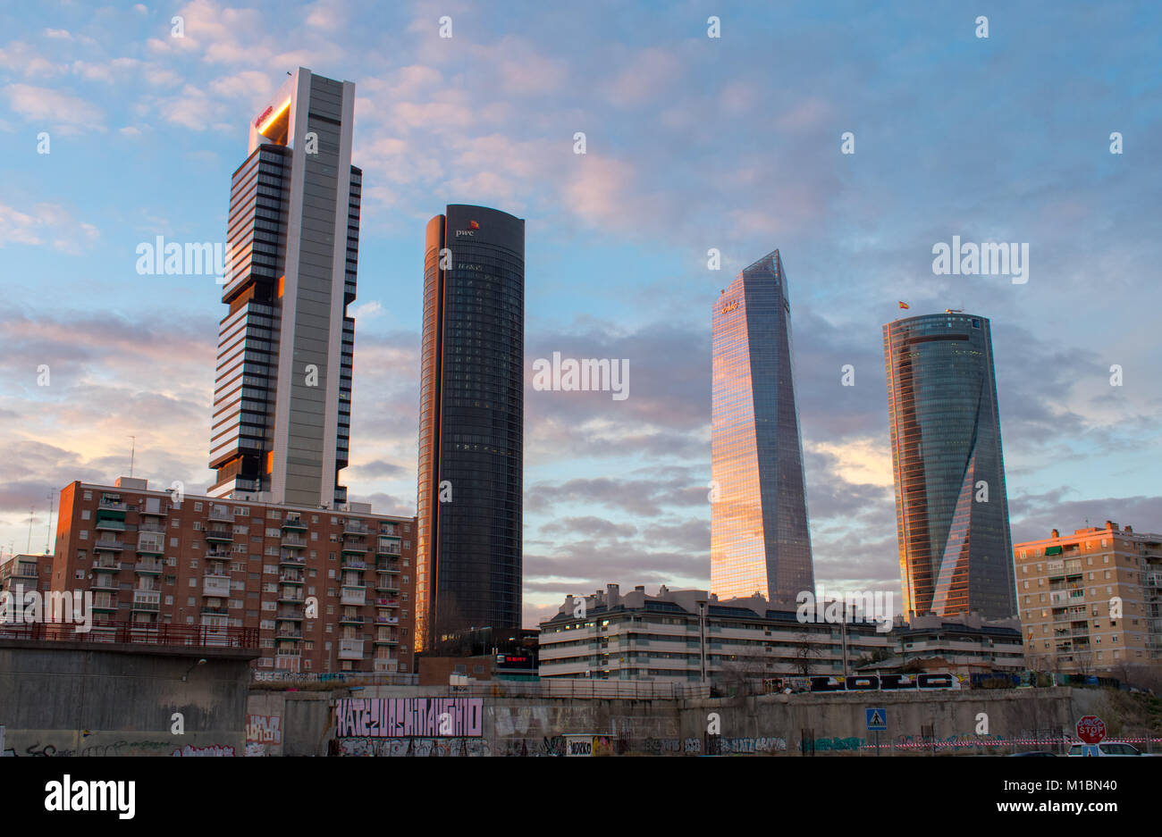 MADRID, Spagna - 15 gennaio 2018: Cuatro Torres Business Area (CTBA), il quartiere degli affari situato in Paseo de la Castellana, Arena di Madrid in Spagna Foto Stock