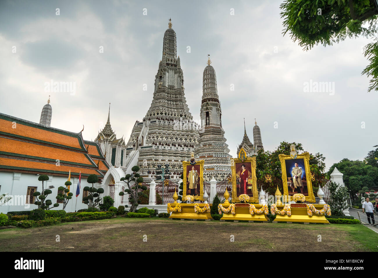 Vista esterna di Wat Arun tempio a Bangkok Foto Stock