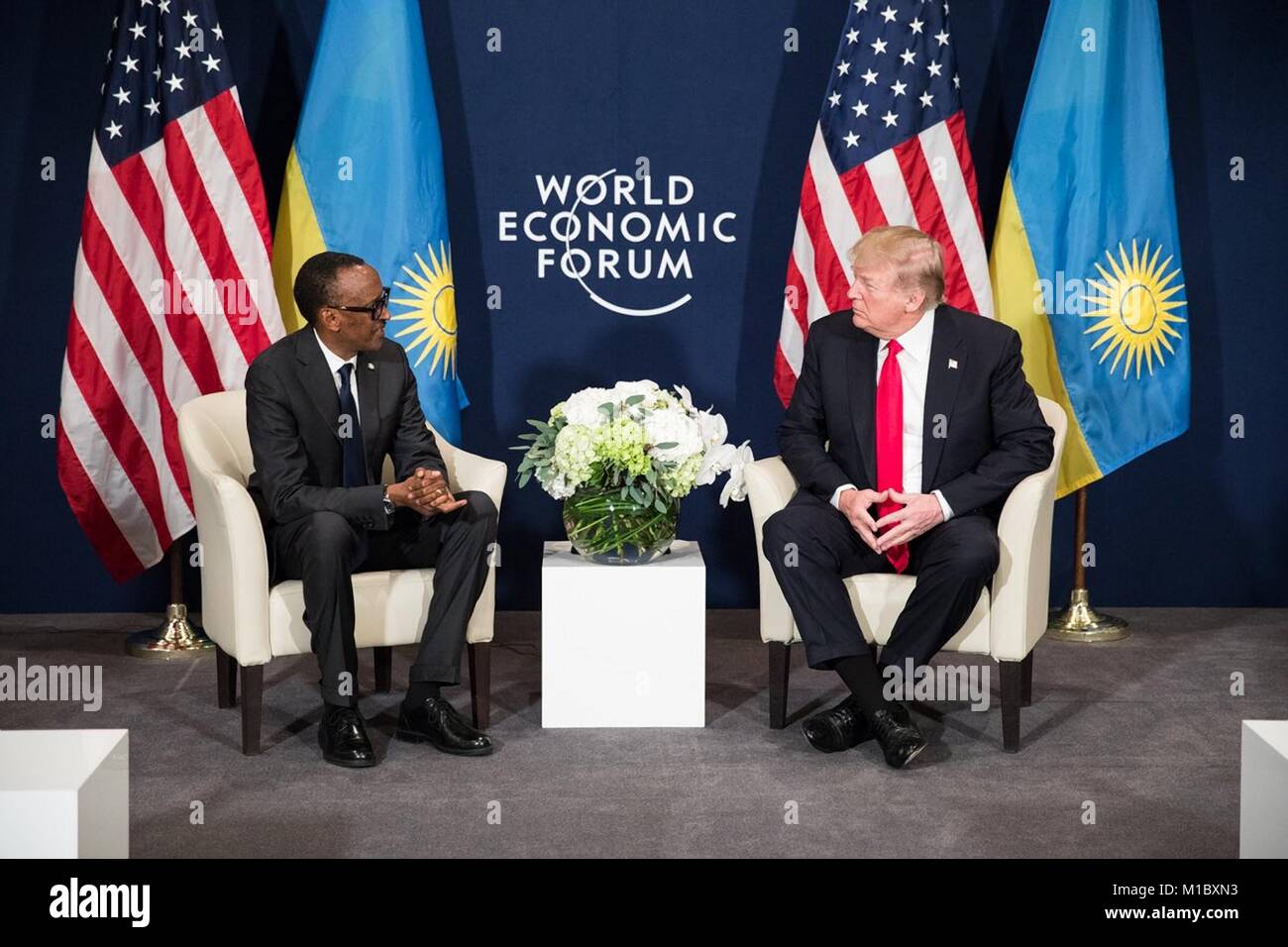 U.S presidente Donald Trump durante un incontro bilaterale con il presidente rwandese Paul Kagame nel corso di un incontro bilaterale a margine del Forum Economico Mondiale 26 gennaio 2018 del World Economic Forum di Davos, in Svizzera. Foto Stock