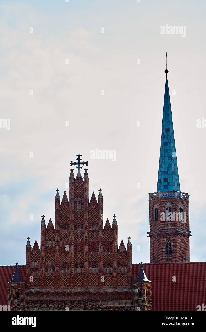 Sant Adalberto la Chiesa di Wroclaw Bassa Slesia, Polonia. La più antica chiesa sulla riva sinistra del fiume Odra. Fondata nel 1112 per gli Agostiniani un Foto Stock