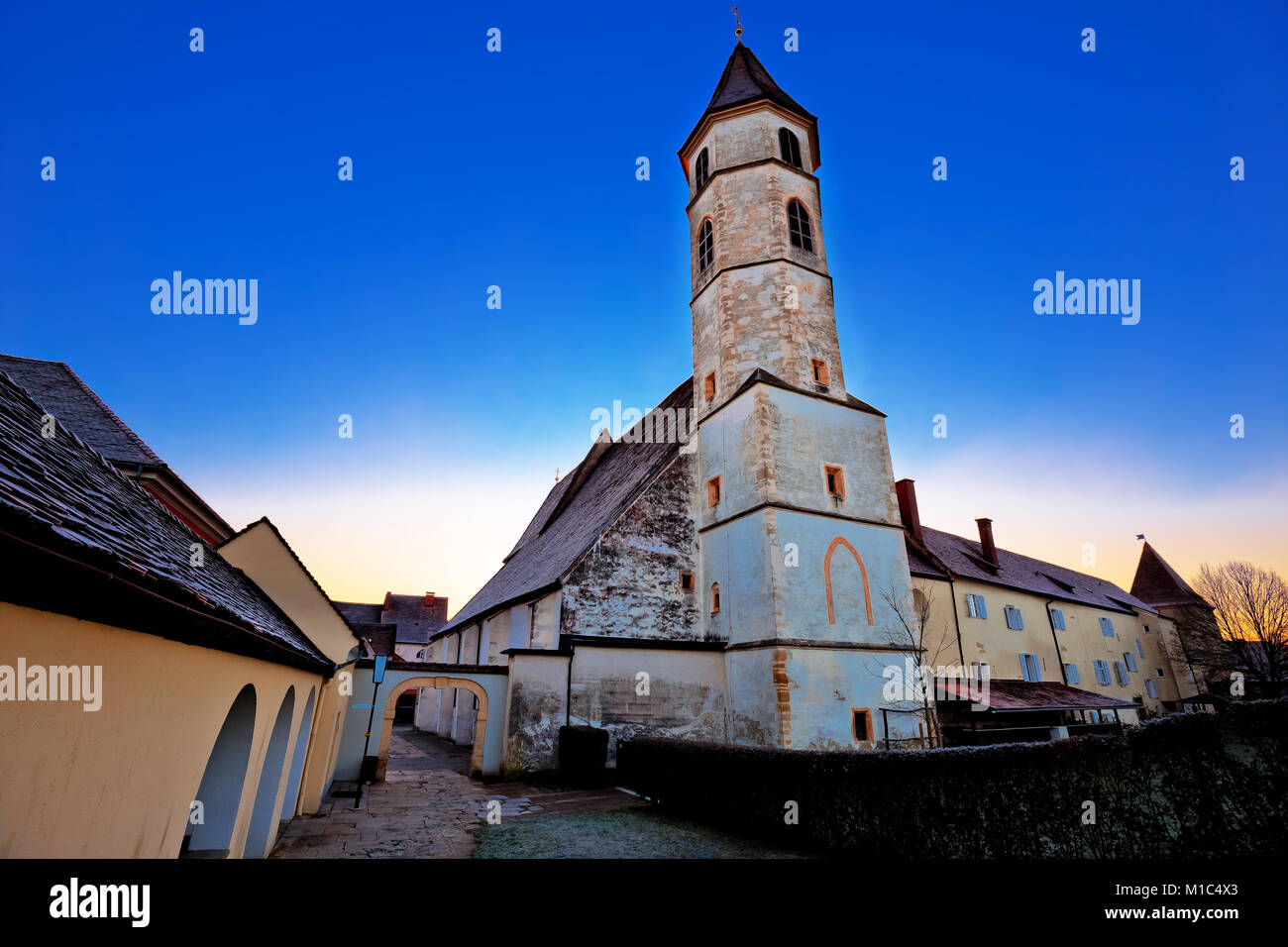 Chiesa di Bad Radkersburg vista la mattina, Steiermark regione dell'Austria Foto Stock