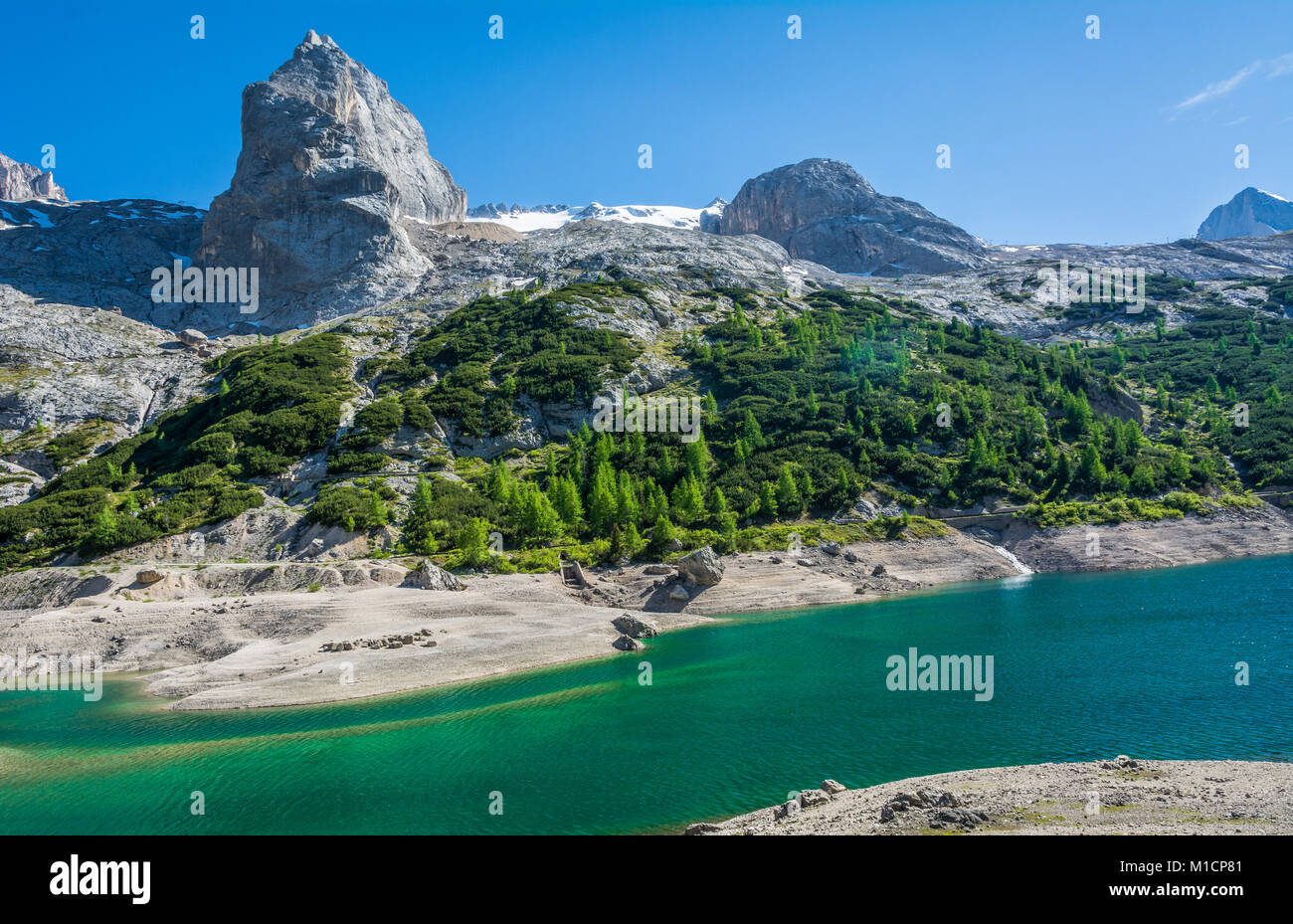 Lago Fedaia (Lago Fedaia), Valle di Fassa, Trentino Alto Adige, un lago artificiale e una diga vicino a Canazei city, situato ai piedi del massiccio della Marmolada. Foto Stock