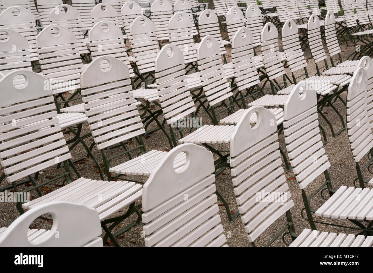 Stühle vor Kurhaus Baden-Baden Foto Stock