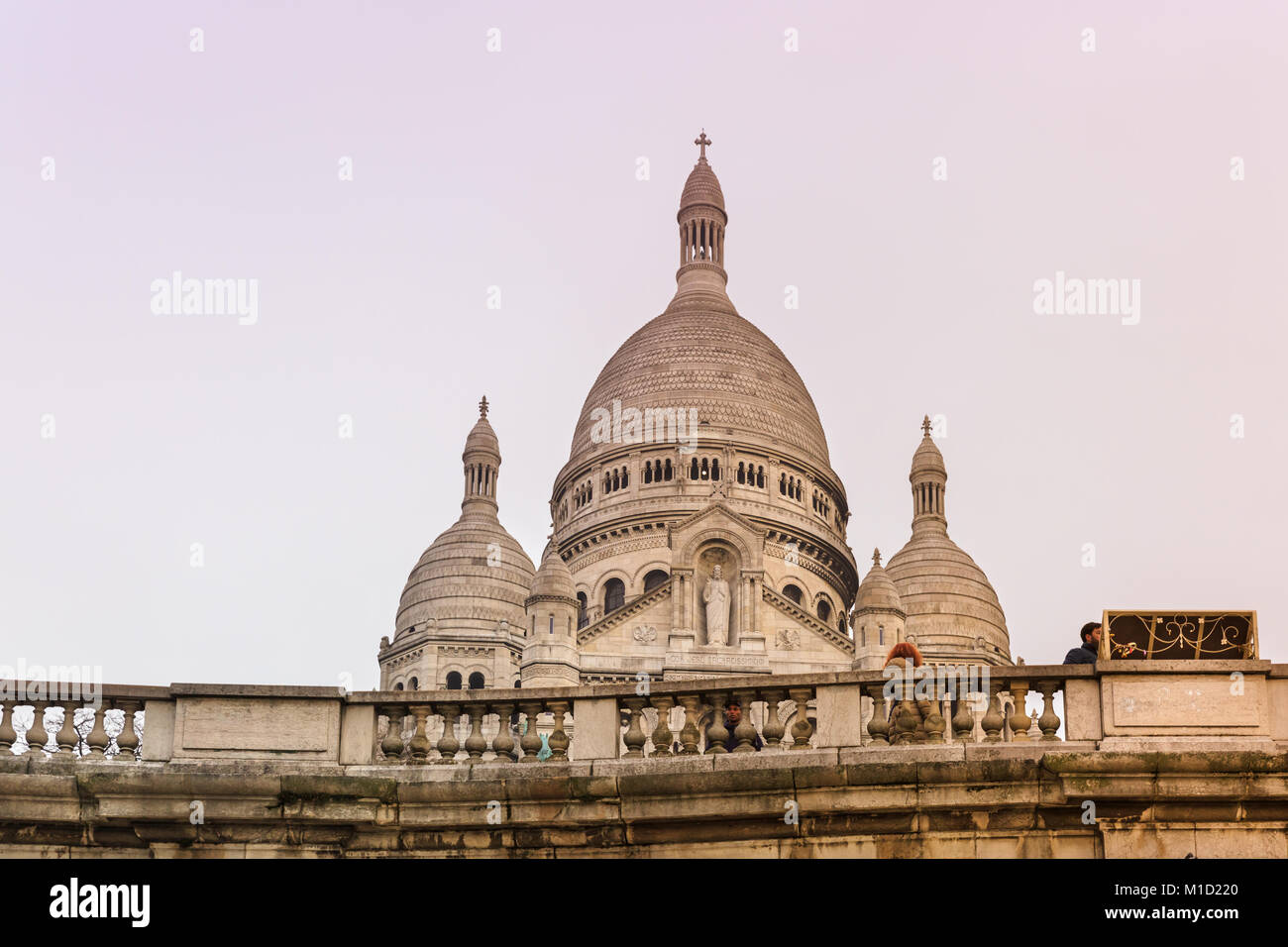 Il Sacre Coer, la Basilica del Sacro Cuore di Parigi, landmark chiesa sulla sommità della collina di Montmartre, Parigi, Francia Foto Stock