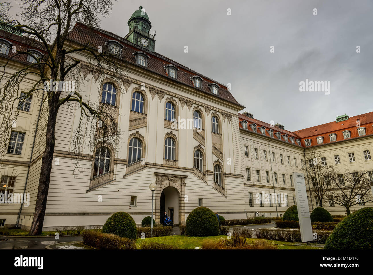 Charité Campus Virchow, German Heart Center, Agosto cittadini Park, Wedding, Mitte di Berlino, Germania, Charite Campus Virchow, Deutsches Herzzentrum, ago Foto Stock