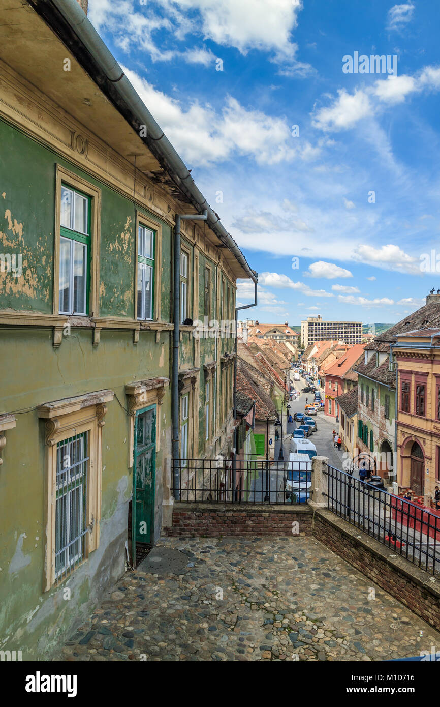 Ex guest house inn visto da bugiardo's Bridge, Sibiu, Romania. 2017. Foto Stock