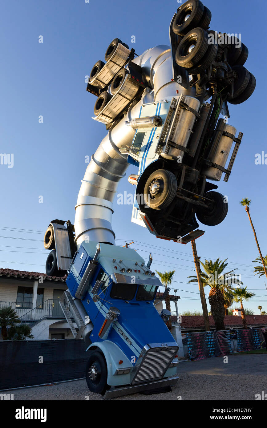 La vita è bella festival di arte installazione auto nel centro di Las Vegas, Nevada, STATI UNITI D'AMERICA Foto Stock