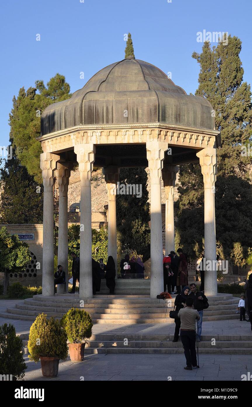 Tomba del poeta HAFEZ, MUSALLA GIARDINI, Shiraz, Iran Foto Stock