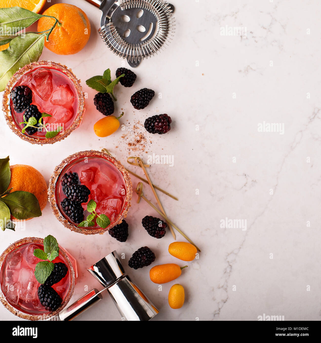 Blackberry citrus margaritas Foto Stock