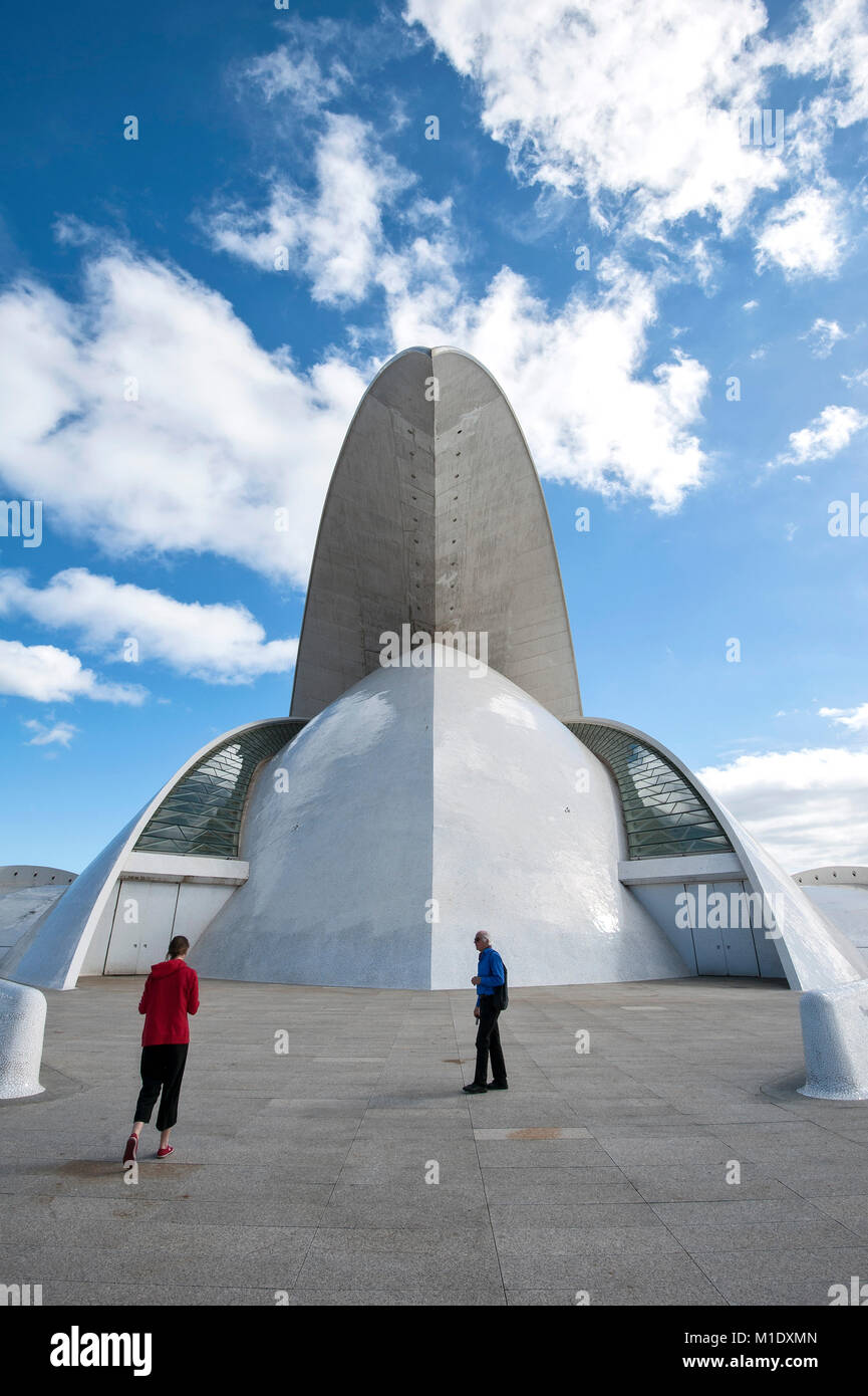 L'Auditorio de Tenerife concert hall in Santa Cruz de Tenerife progettato dall'architetto spagnolo Santiago Calatrava. Foto Stock