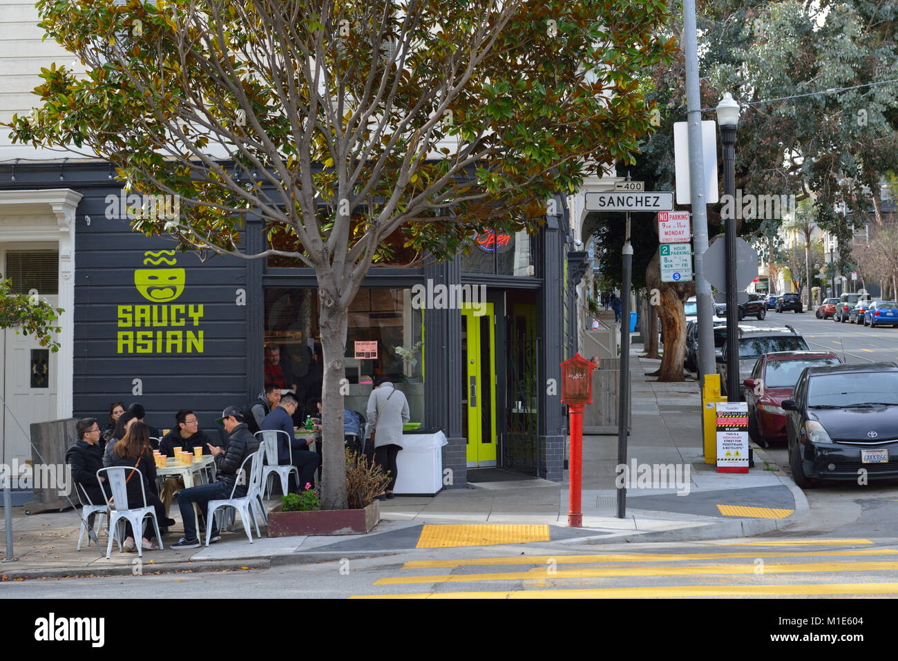 Scene di strada a Noe Valley, San Francisco CA Foto Stock