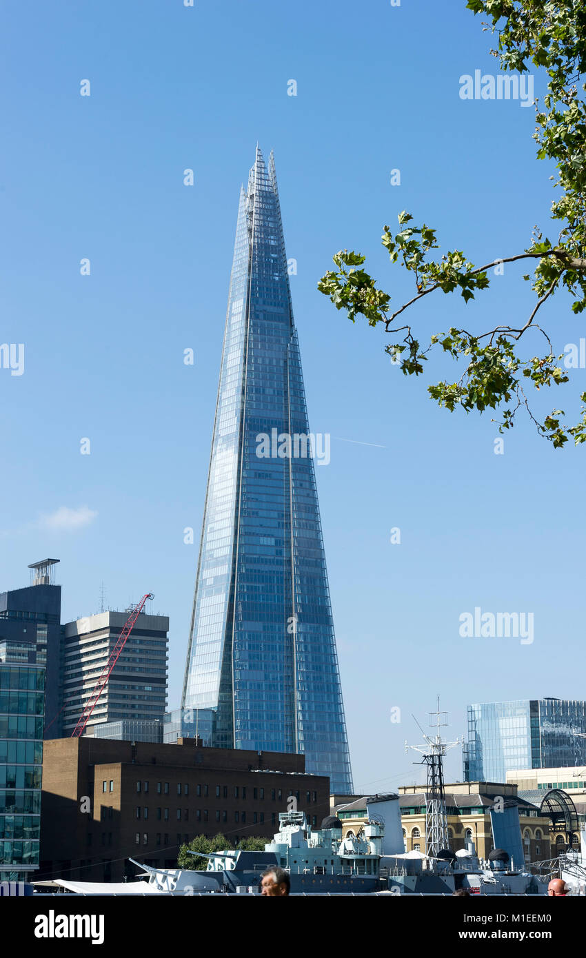 La Shard, Londra, è a 95 piani di grattacielo, a 309metri è il quinto più grande edificio in Europa. Foto Stock