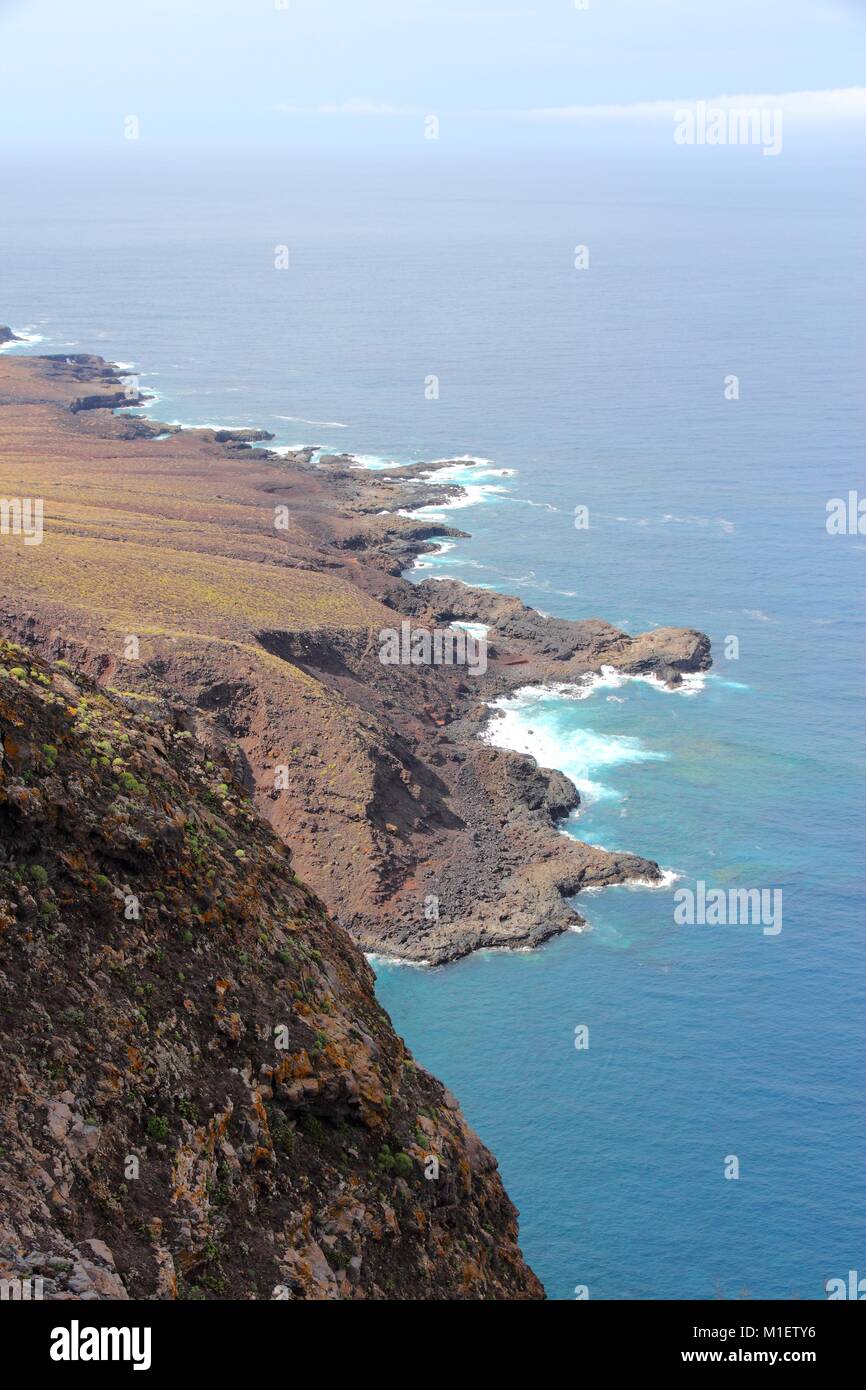 Tenerife, Isole Canarie, Spagna - bellissima costa rocciosa vicino a Buenavista del Norte (Nord Litorale). Foto Stock