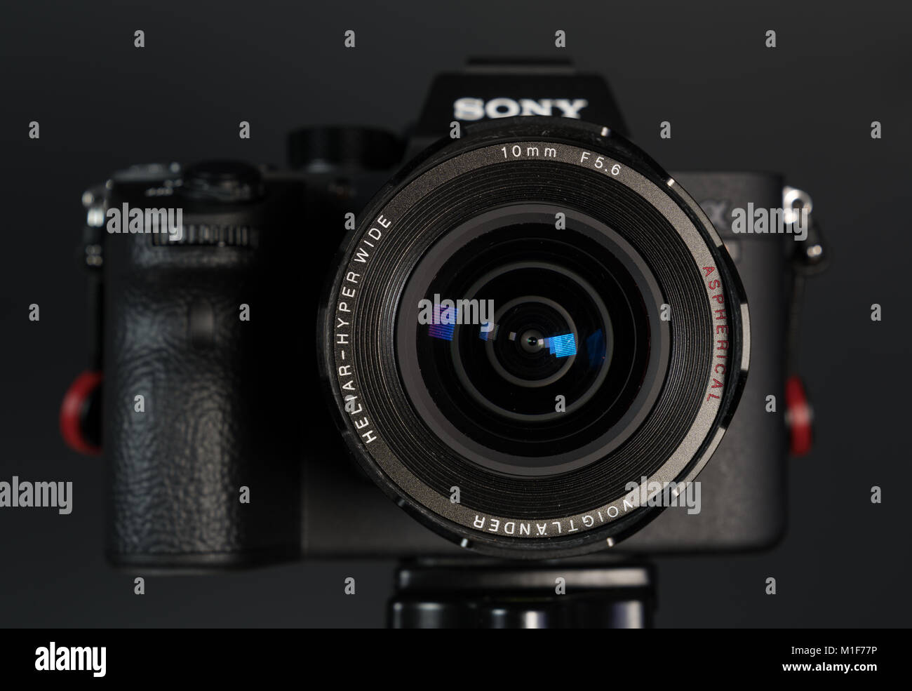 Sony, fotocamera, fotografia, fotocamere digitali, Samsung, editoriale, esemplificative mirrorless, sfondo, lente, logo, marchio, a7, elettronico, macro, alpha Foto Stock
