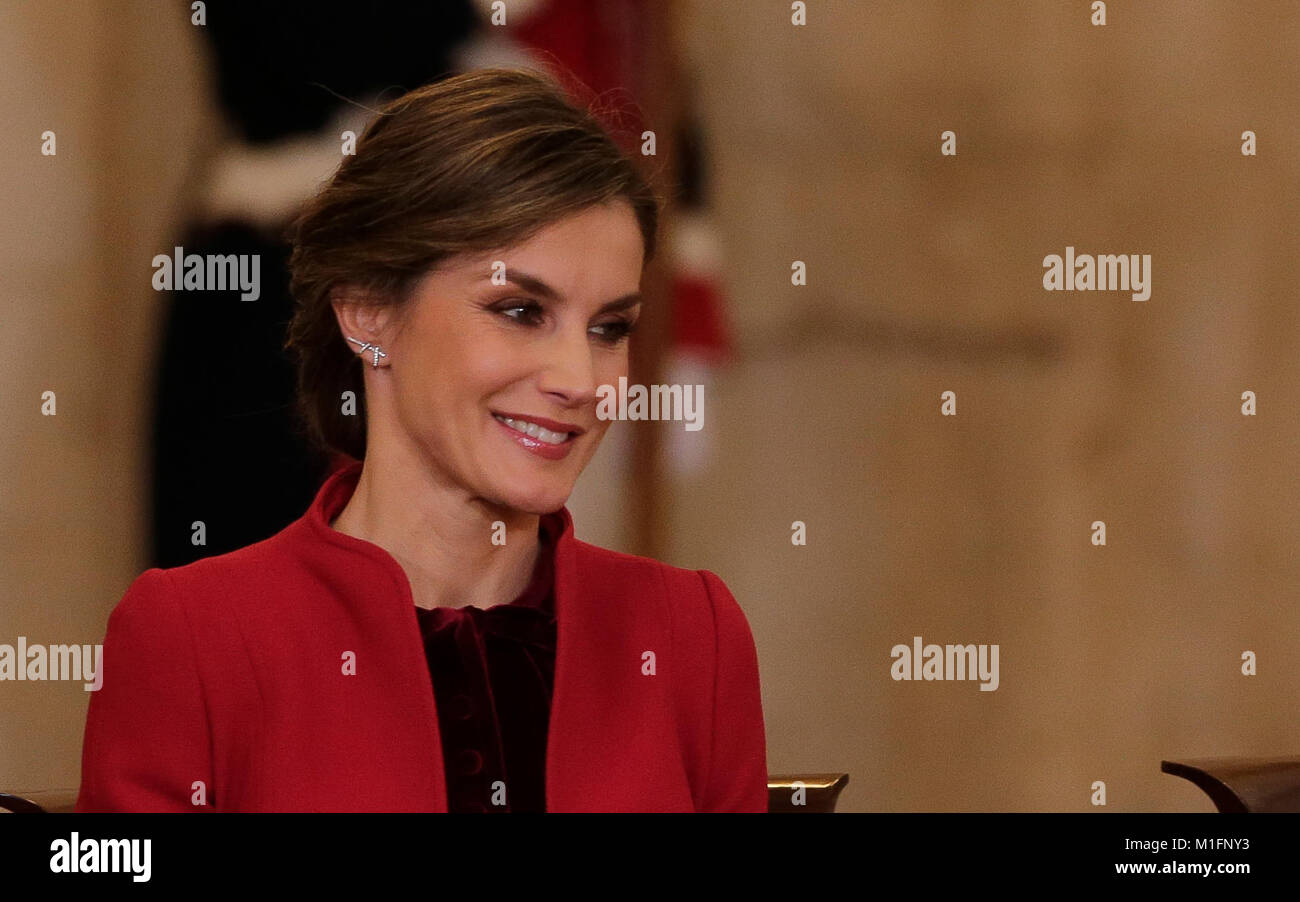 Regina spagnola Letizia Ortiz durante l imposizione della collana dell'ordine ' Vello d'oro/Toison de Oro ' su Martedì 30 Gennaio 2018. Credito: Gtres Información más Comuniación on line, S.L./Alamy Live News Foto Stock