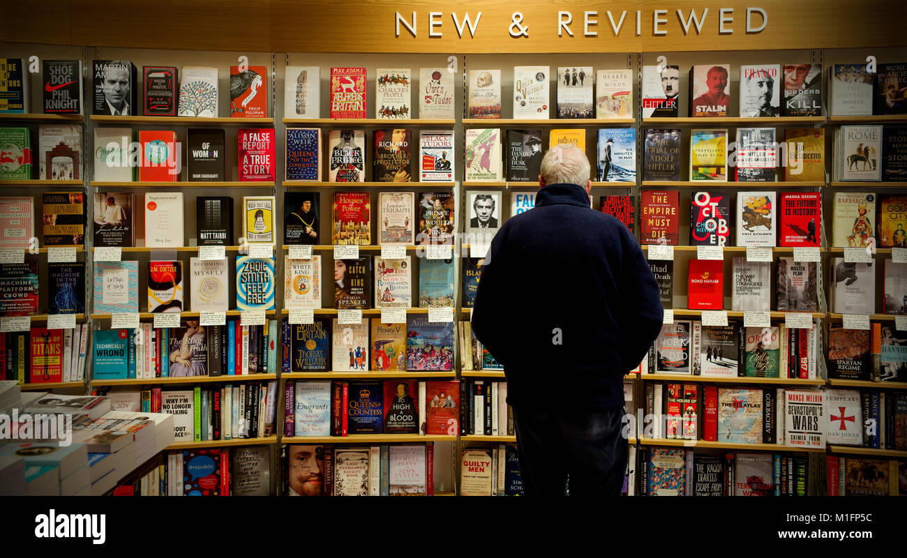 Cambridge, Regno Unito. Il 30 gennaio, 2018. Waterstones Book Shop in Inghilterra Cambridge Regno Unito 30 gennaio 2018 Dopo il successo realizzato da Waterstones MD James Daunt nel girare il bookshop compagnia attorno da una perdita organizzazione di uno ora realizzare un profitto per l'attuale proprietario Alexander Mamut la società può ora essere in su per la vendita tramite un stiock scambio credito flottazione: BRIAN HARRIS/Alamy Live News Foto Stock