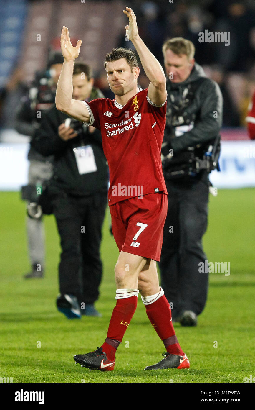 Huddersfield, Regno Unito. 30 gen, 2018. James Milner di Liverpool celebra a tempo pieno della Premier League match tra Huddersfield Town e Liverpool a John Smith's Stadium il 30 di gennaio 2018 a Huddersfield, Inghilterra. (Foto di Daniel Chesterton/phcimages.com) Credit: Immagini di PHC/Alamy Live News Foto Stock